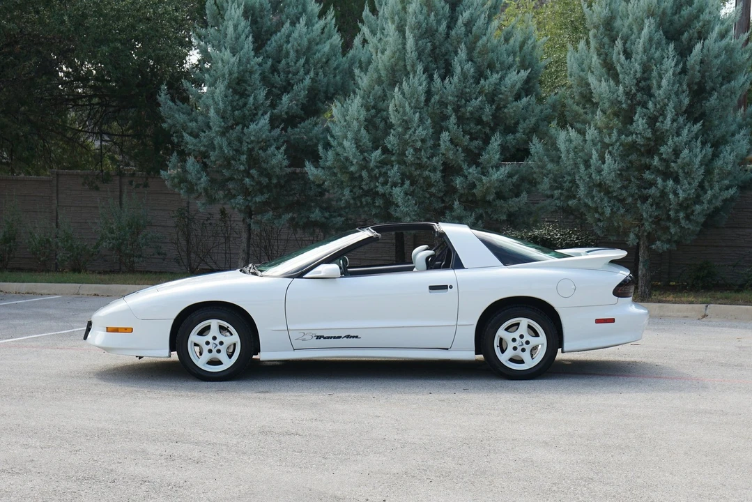 1994 Pontiac Firebird Trans Am 4th Gen - Image 4 of 31