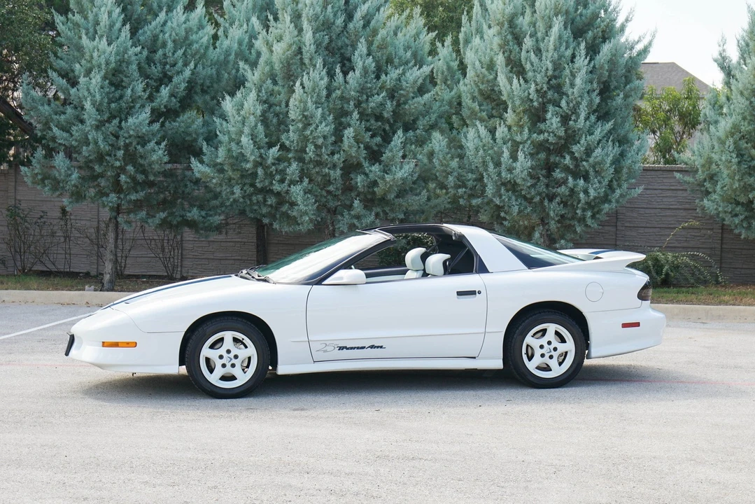 1994 Pontiac Firebird Trans Am 4th Gen - Image 2 of 31