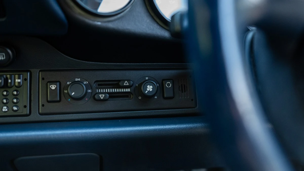 1994 Porsche 964 Carrera - Image 29 of 30