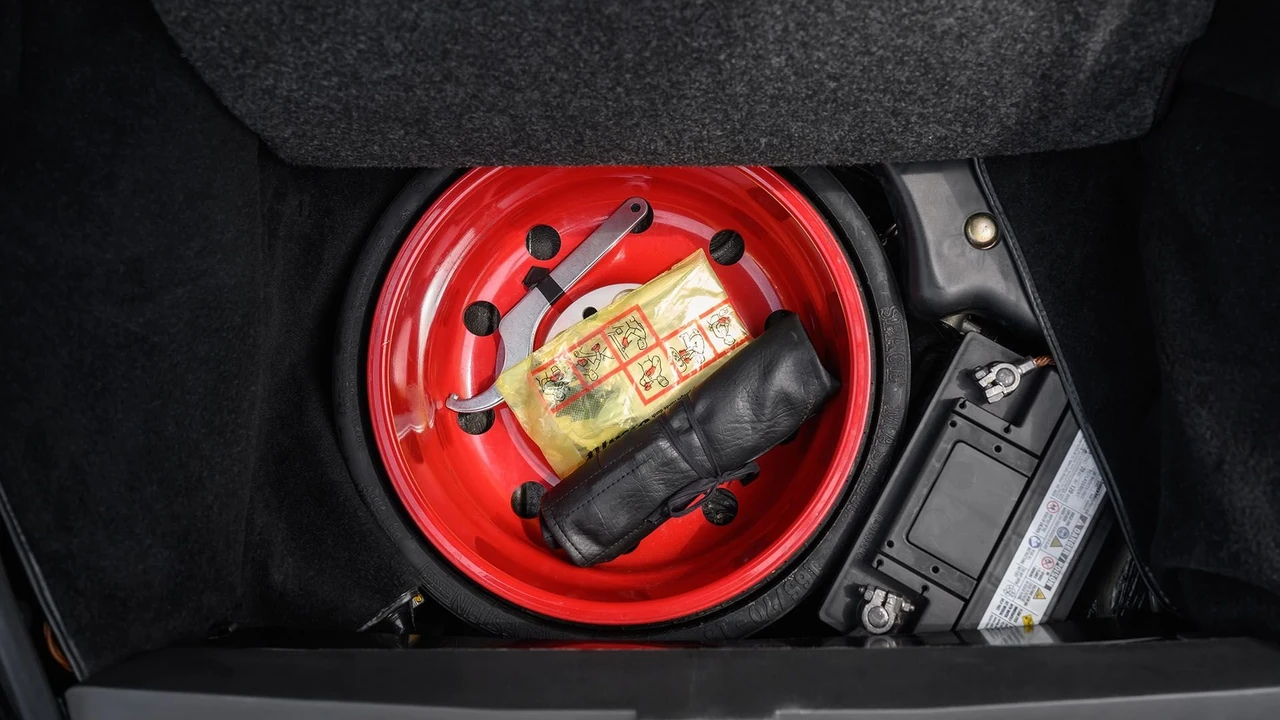 1994 Porsche 964 Carrera - Image 25 of 31