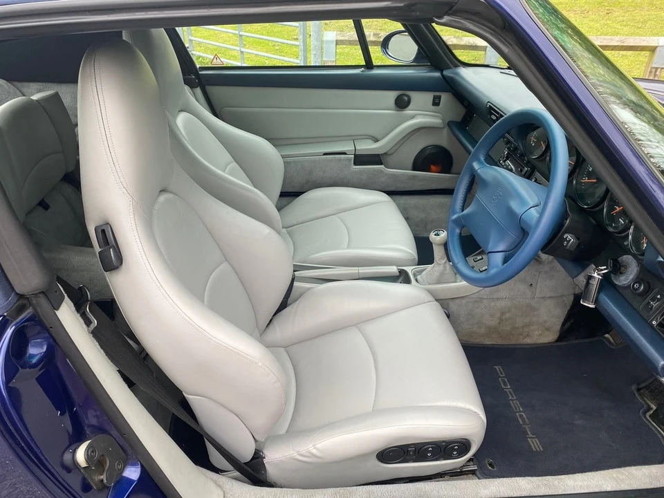 1994 Porsche 993 Carrera 4 - Image 25 of 30