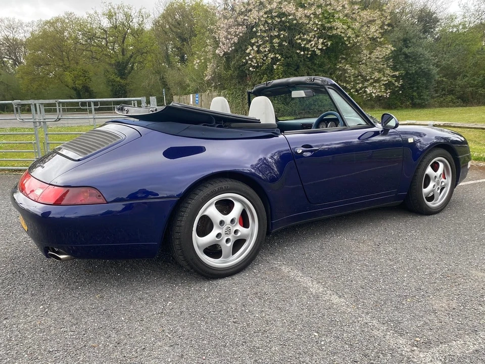 1994 Porsche 993 Carrera 4 - Image 8 of 30