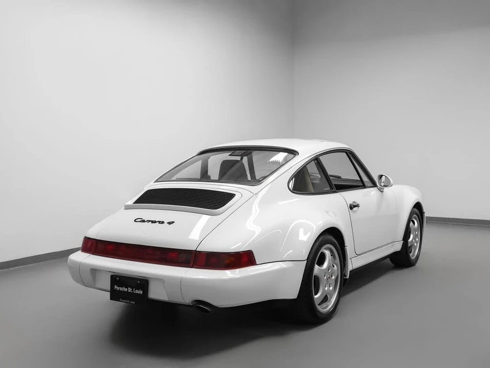 1994 Porsche 964 Carrera 4 - Image 12 of 31