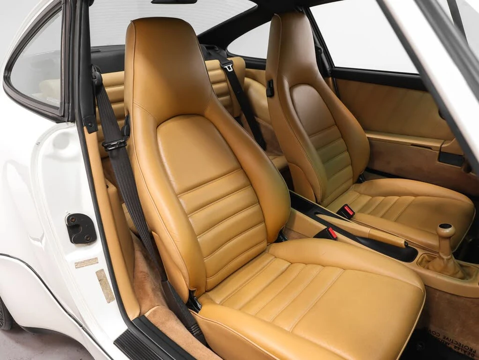 1994 Porsche 964 Carrera 4 - Image 27 of 31