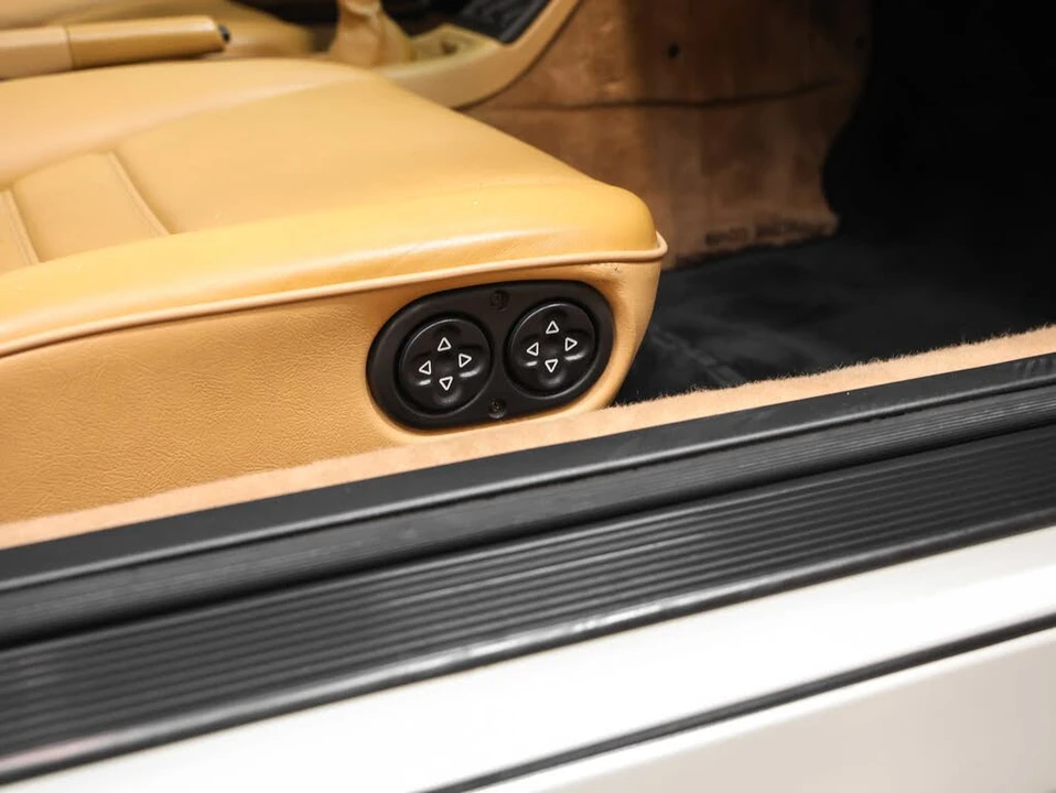 1994 Porsche 964 Carrera 4 - Image 24 of 31
