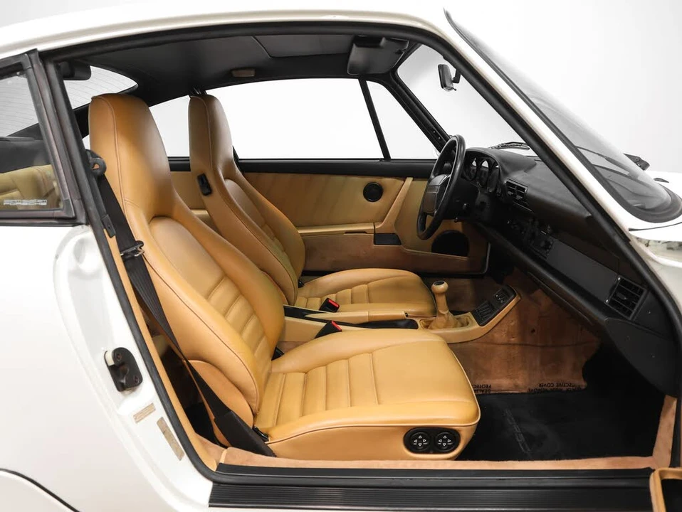 1994 Porsche 964 Carrera 4 - Image 28 of 31