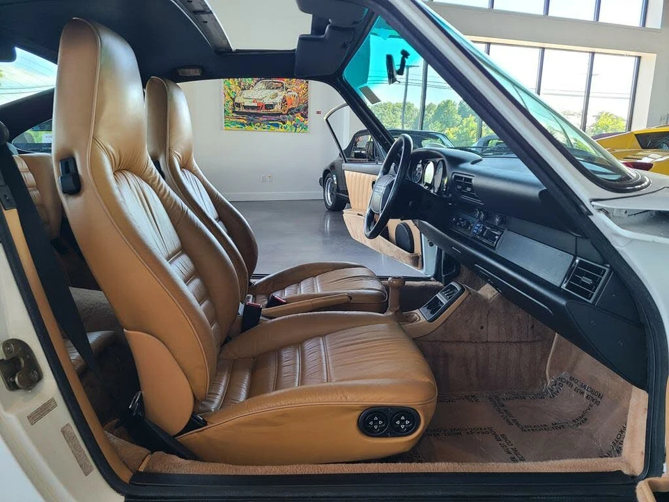1994 Porsche 964 Carrera 4 - Image 25 of 31