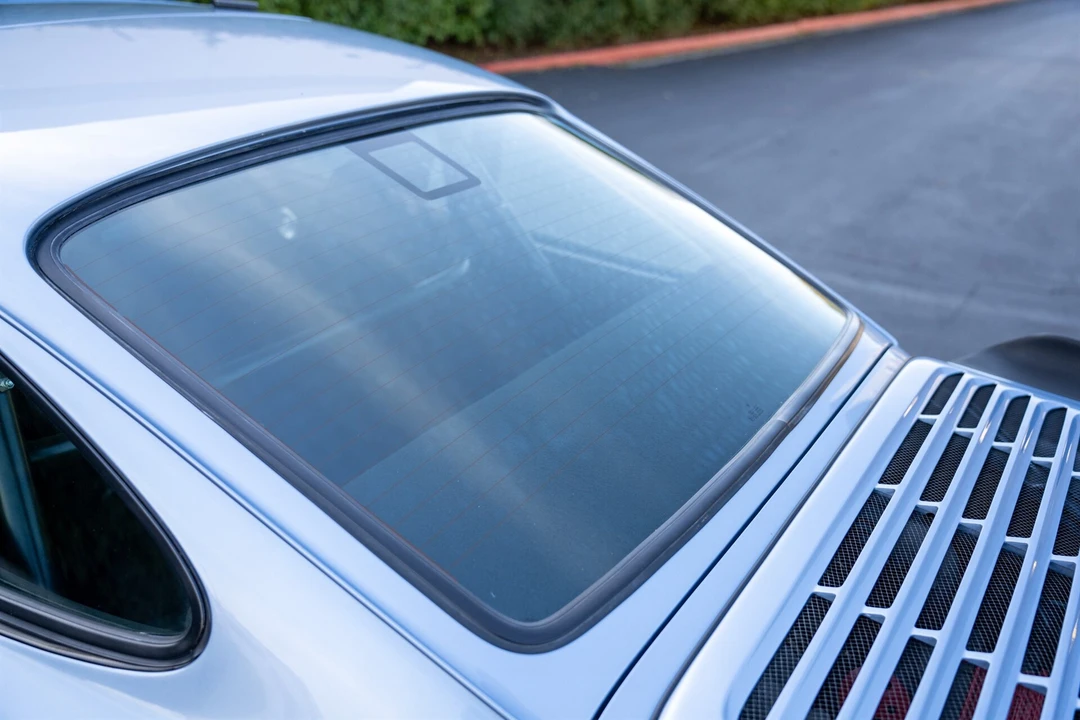 1994 Porsche 964 Carrera 4 - Image 27 of 31