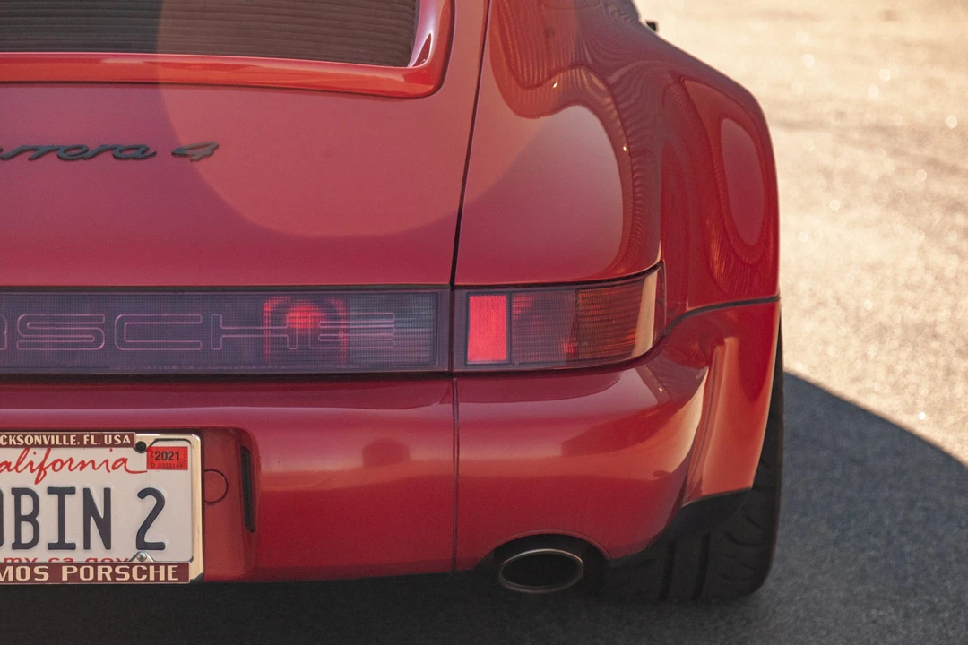 1994 Porsche 964 Carrera 4 - Image 19 of 31