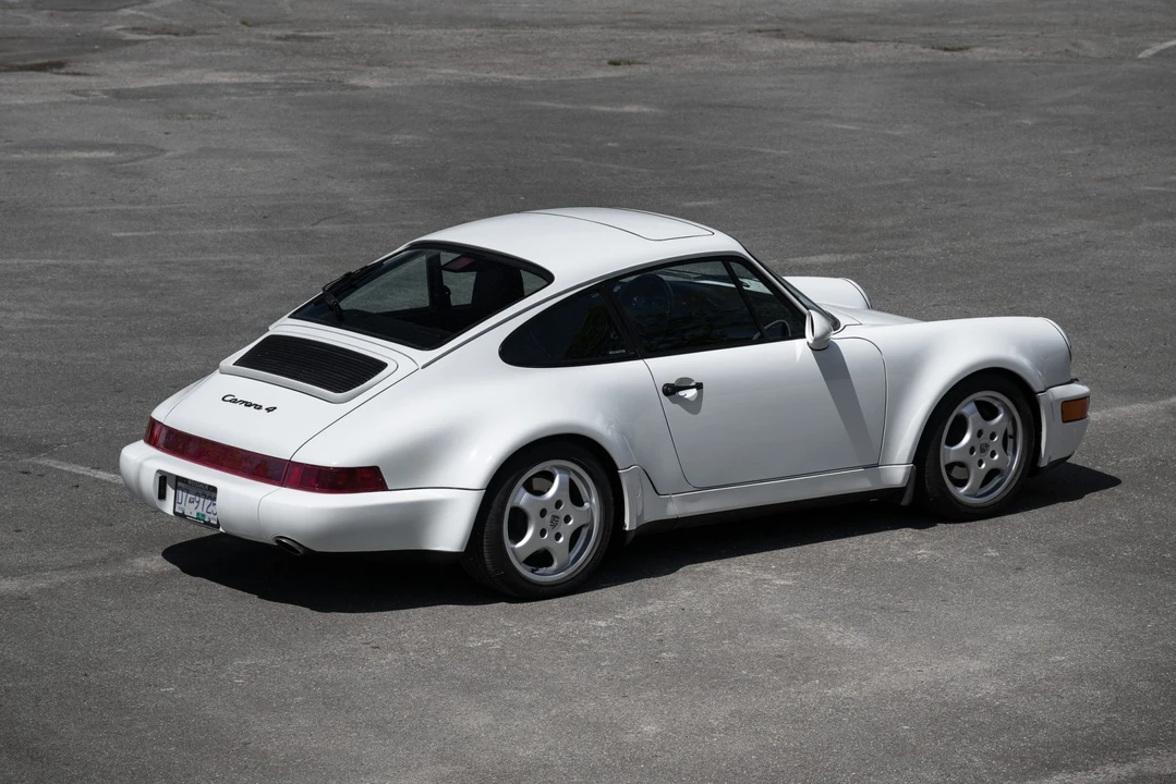 1994 Porsche 964 Carrera 4 - Image 16 of 31
