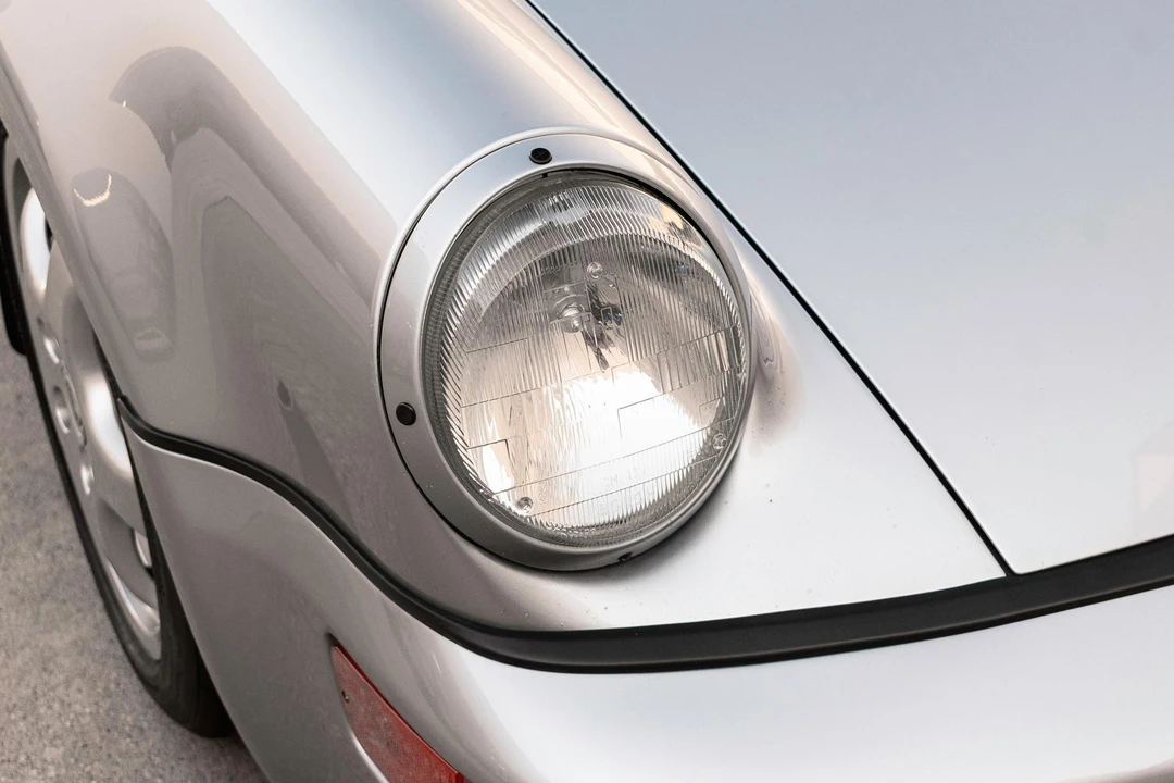 1994 Porsche 964 Carrera 4 - Image 17 of 31
