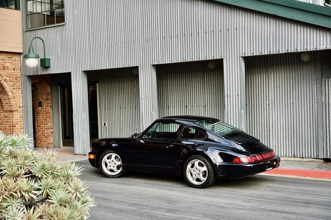1994 Porsche 964 Carrera 4 - Image 11 of 31