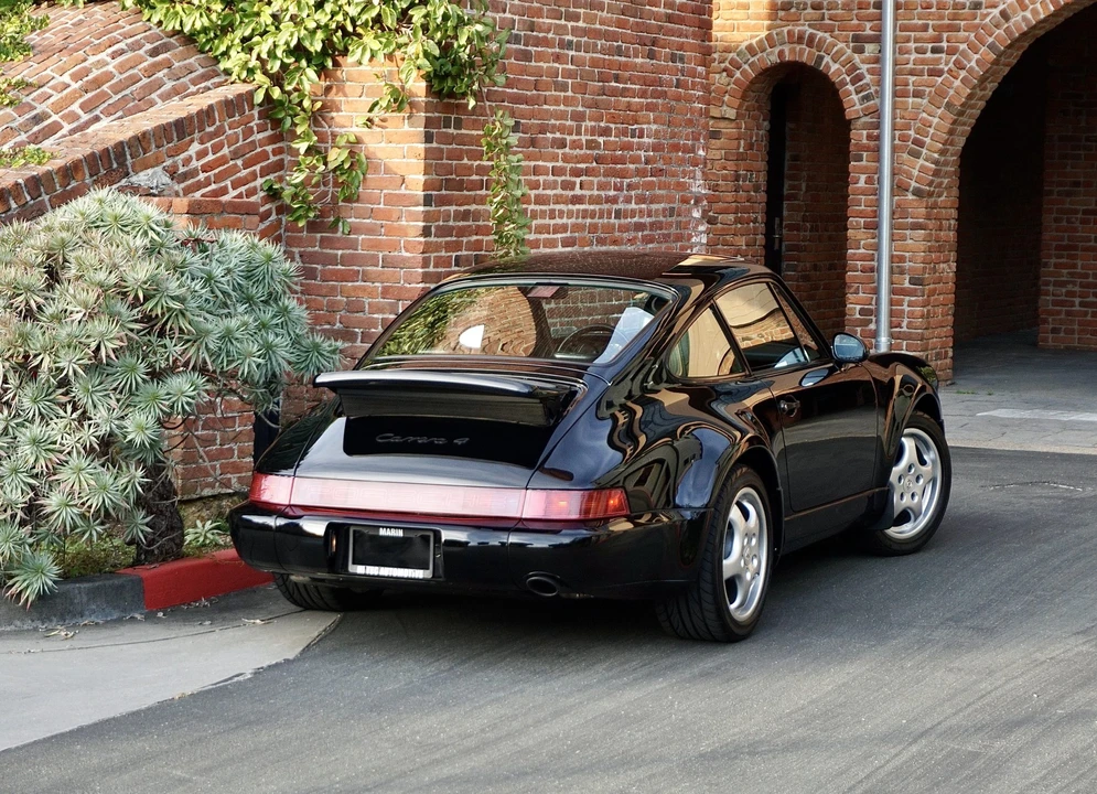 1994 Porsche 964 Carrera 4 - Image 24 of 31