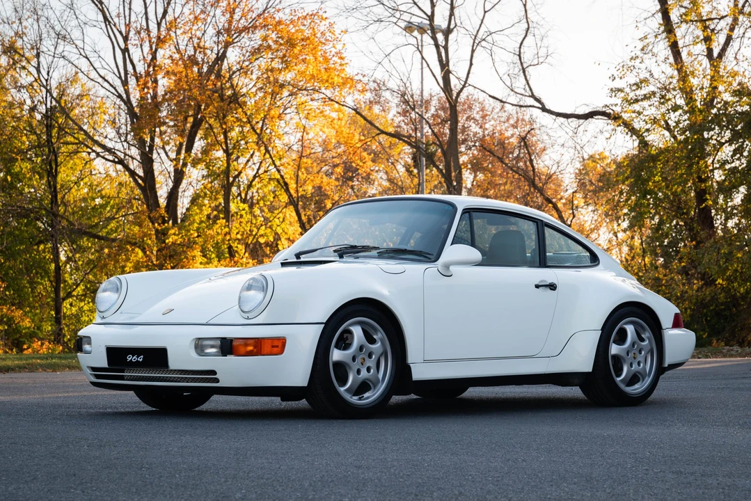 1994 Porsche 964 Carrera 4 - Image 9 of 31