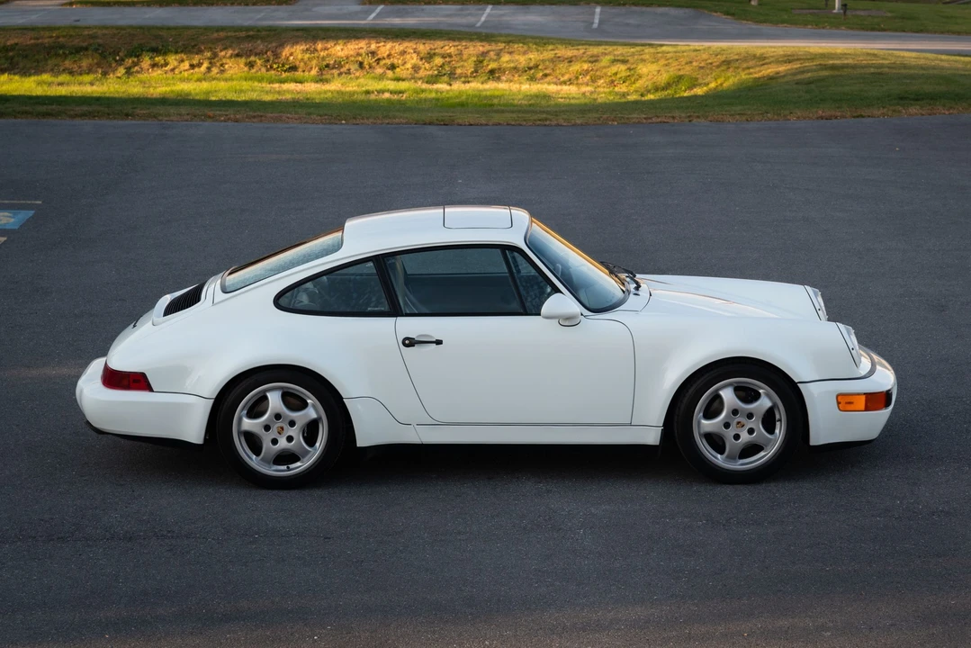 1994 Porsche 964 Carrera 4 - Image 12 of 31
