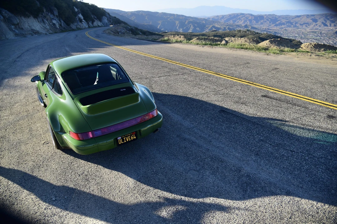 1994 Porsche 964 Carrera 4 - Image 22 of 31