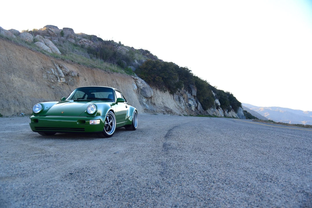 1994 Porsche 964 Carrera 4 - Image 11 of 31