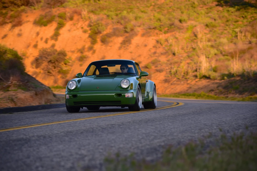 1994 Porsche 964 Carrera 4 - Image 13 of 31
