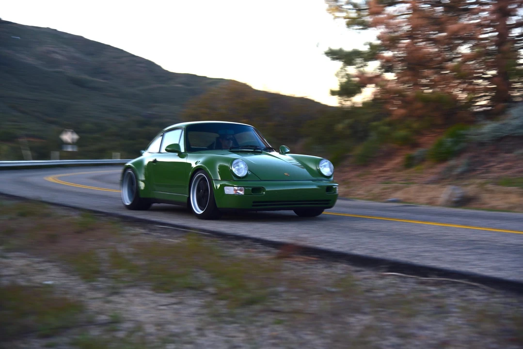 1994 Porsche 964 Carrera 4 - Image 10 of 31