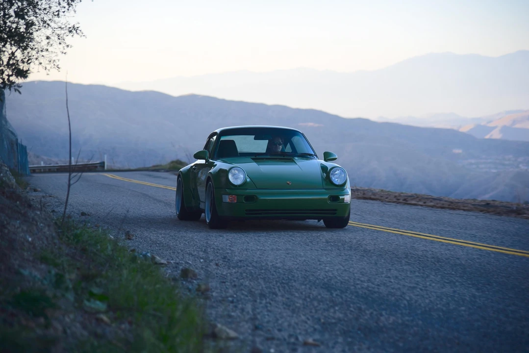 1994 Porsche 964 Carrera 4 - Image 12 of 31
