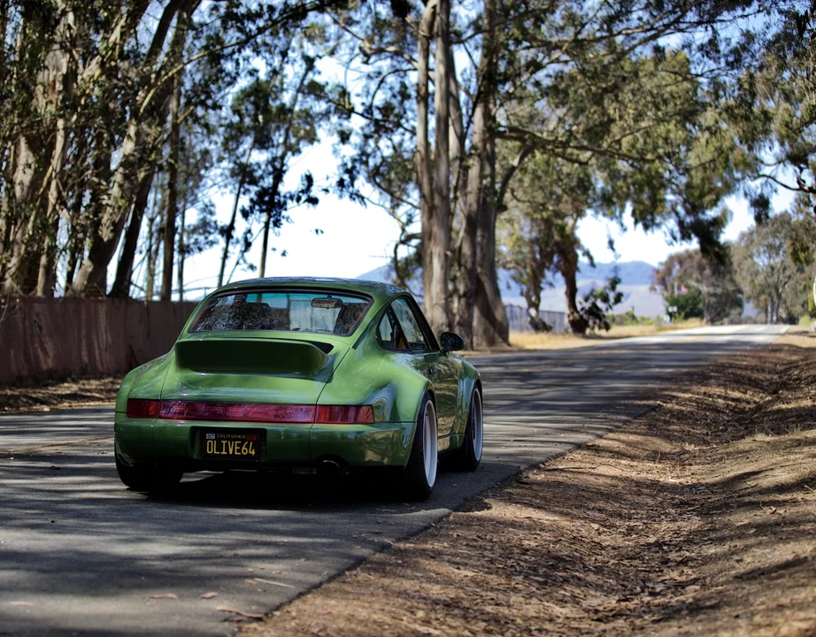 1994 Porsche 964 Carrera 4 - Image 24 of 31