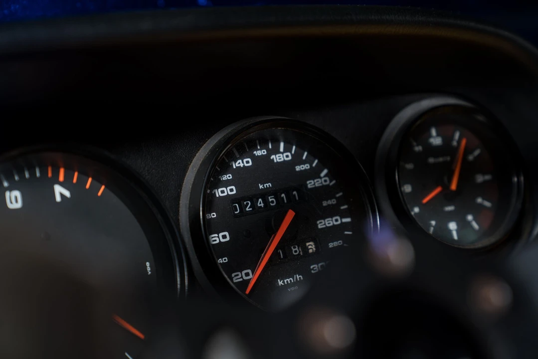 1994 Porsche 964 Carrera - Image 24 of 31
