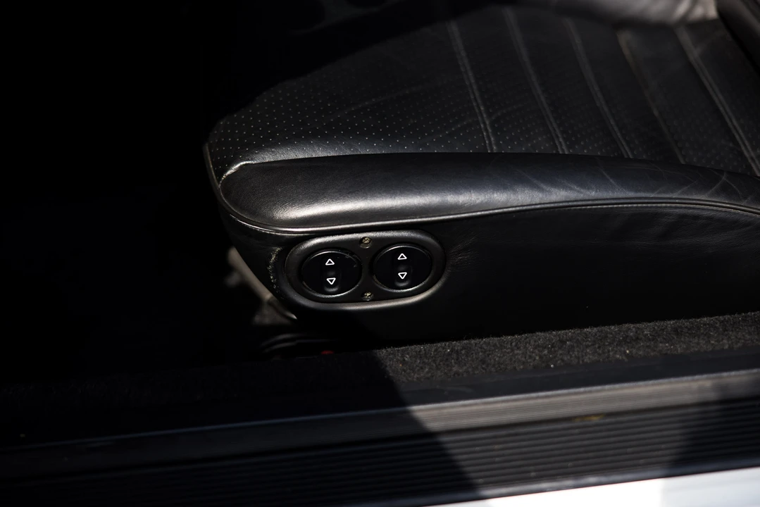 1994 Porsche 964 Carrera - Image 24 of 31