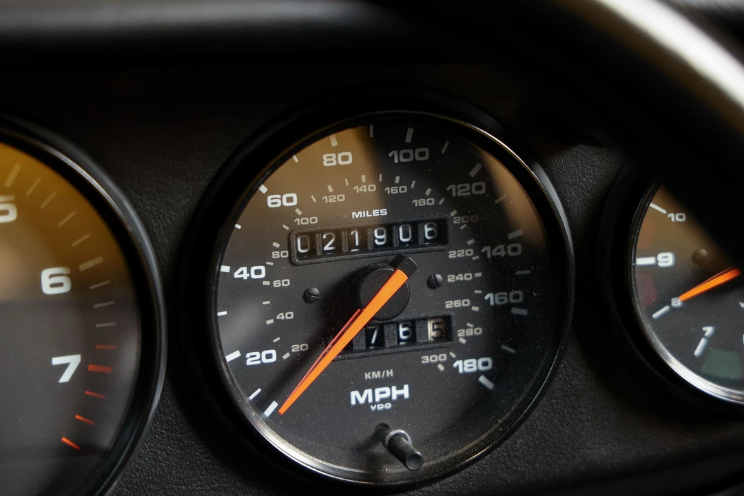 1994 Porsche 964 Speedster - Image 9 of 31
