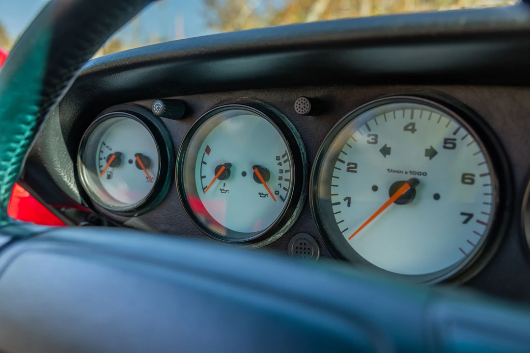 1994 Porsche 964 Carrera 4 - Image 23 of 31