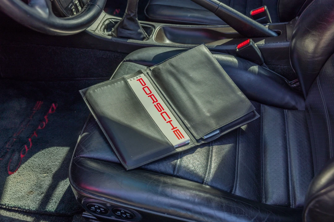 1994 Porsche 964 Carrera 4 - Image 14 of 31