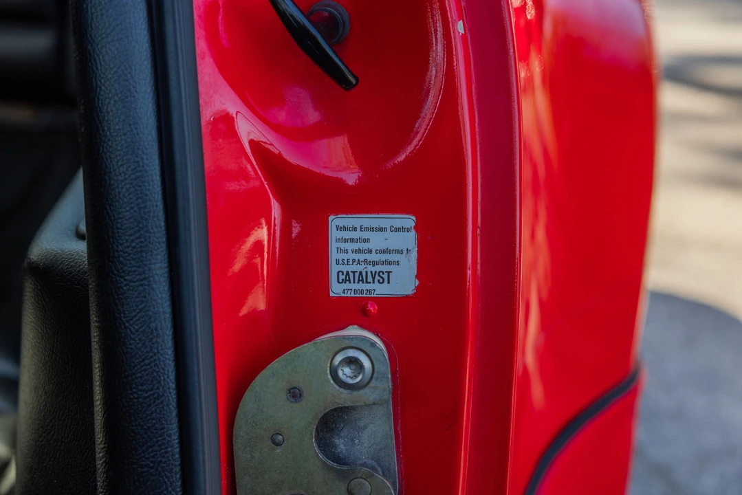 1994 Porsche 964 Carrera 4 - Image 25 of 31