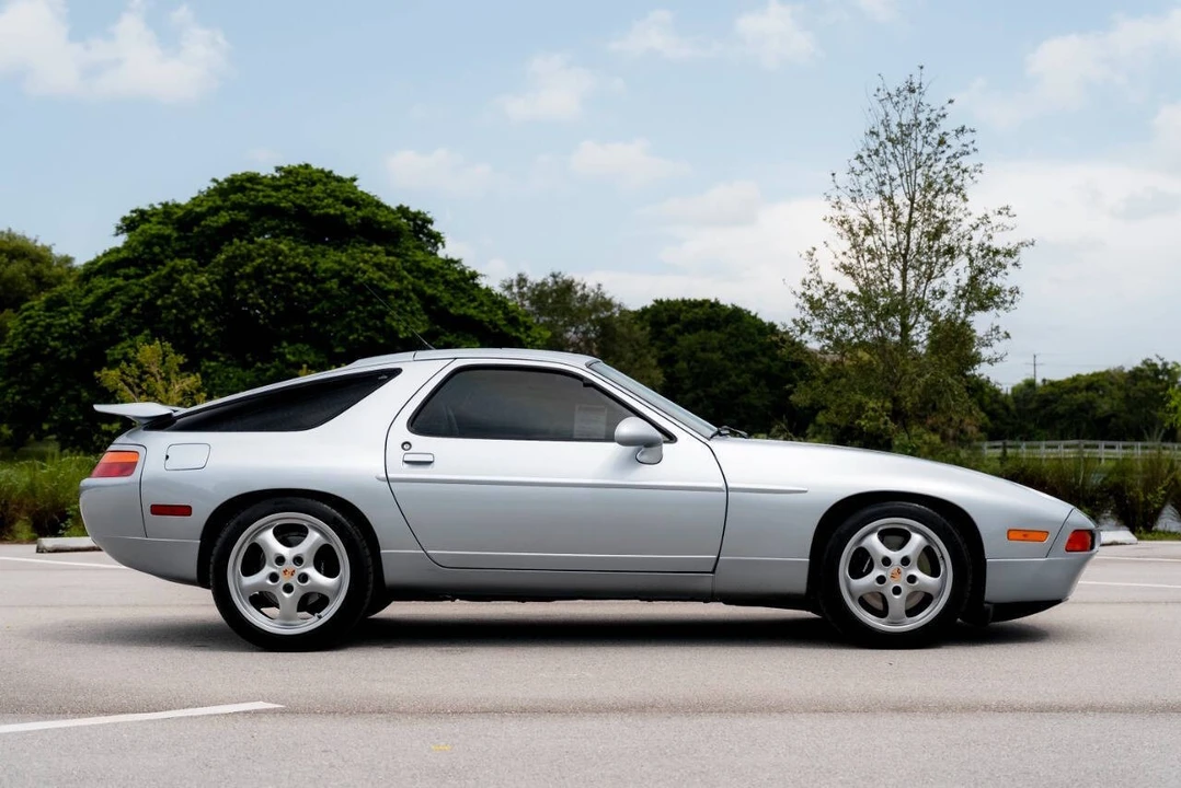 1994 Porsche 928 GTS - Image 9 of 21