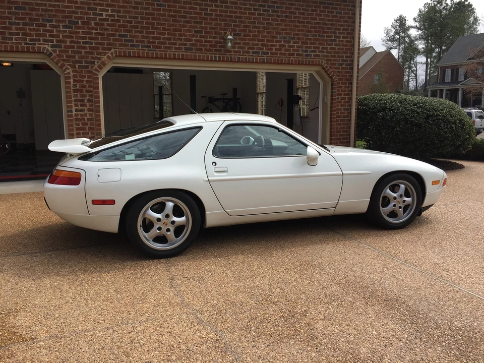 1994 Porsche 928 GTS - Image 9 of 31