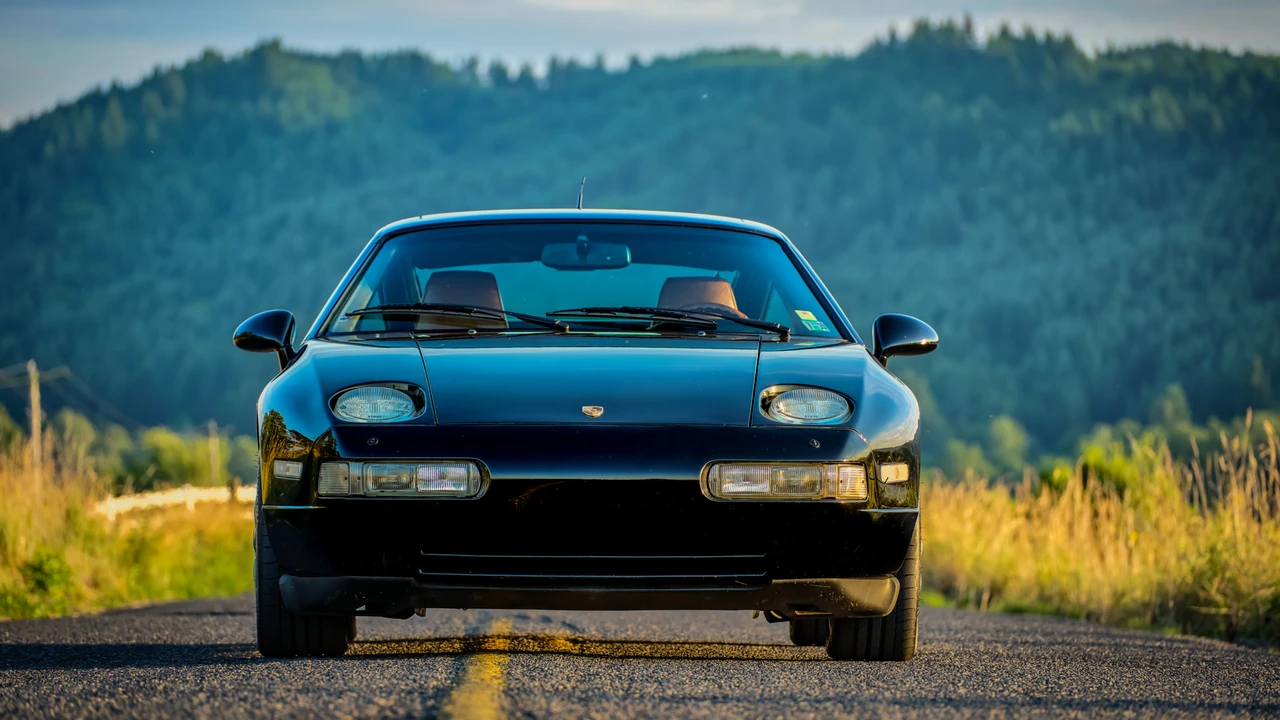 1994 Porsche 928 GTS - Image 9 of 31