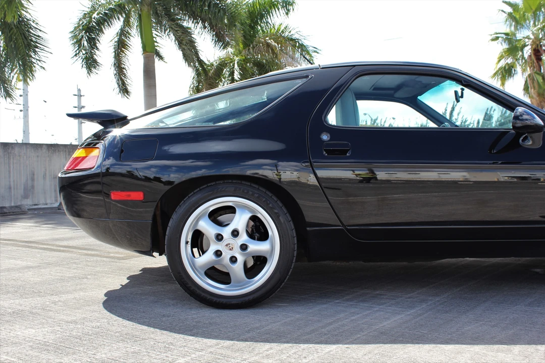 1994 Porsche 928 GTS - Image 7 of 31