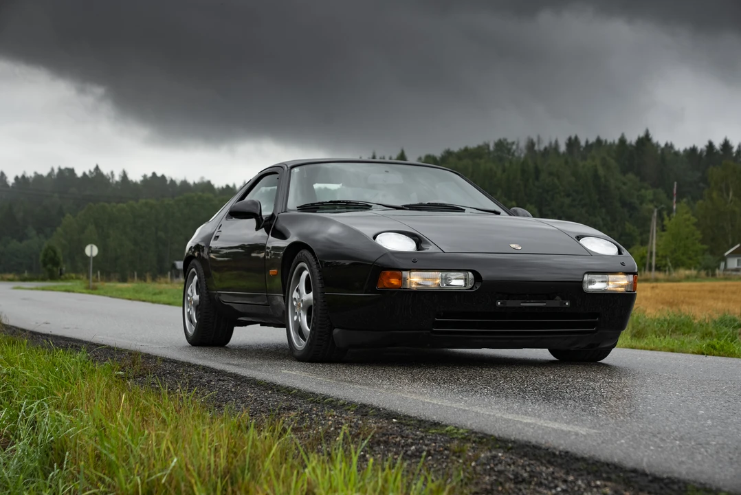 1994 Porsche 928 GTS - Image 9 of 31