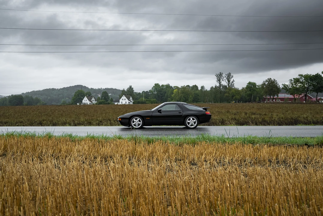1994 Porsche 928 GTS - Image 12 of 31