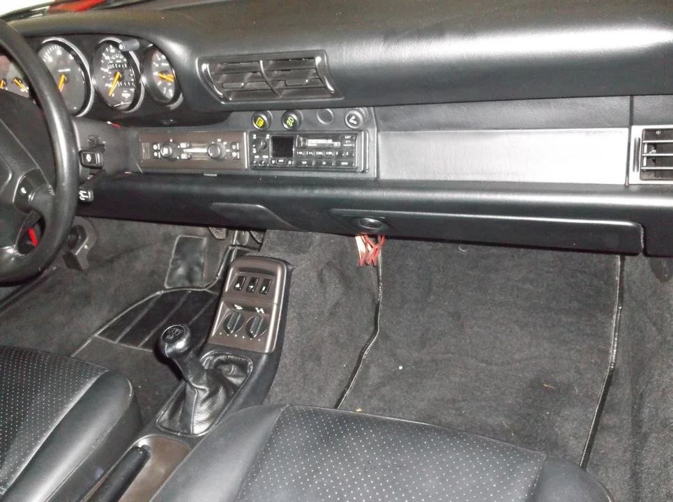 1994 Porsche 964 Carrera 4 - Image 8 of 10