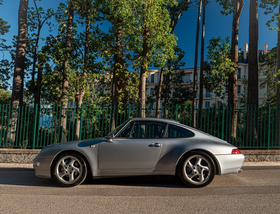 1994 Porsche 993 Carrera 4 - Image 12 of 30
