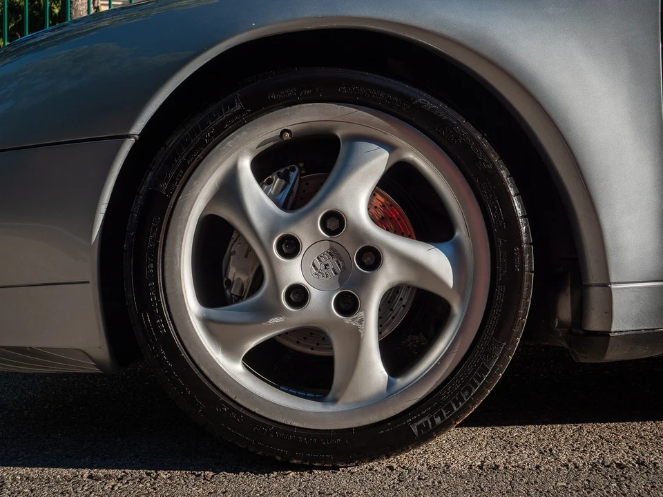 1994 Porsche 993 Carrera 4 - Image 5 of 30