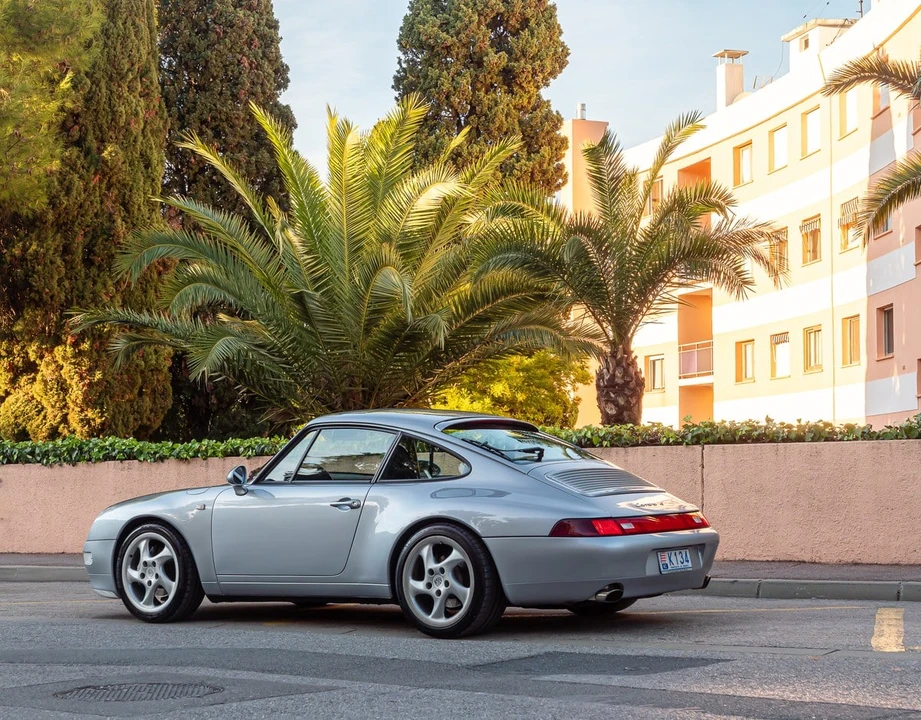 1994 Porsche 993 Carrera 4 - Image 8 of 30