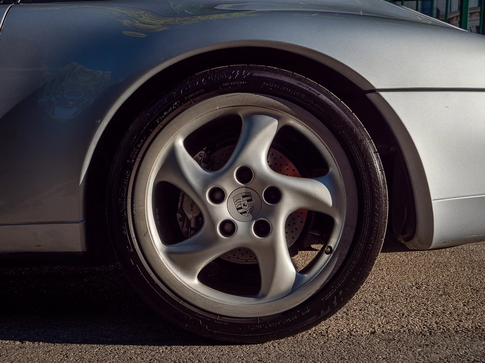 1994 Porsche 993 Carrera 4 - Image 25 of 30