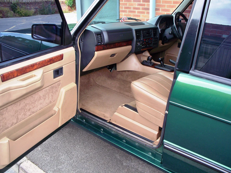 1994 Land Rover Range Rover Classic - Image 9 of 27