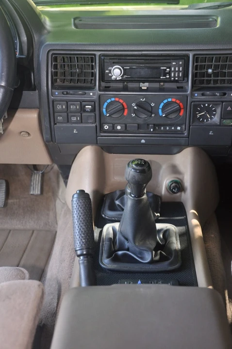 1994 Land Rover Range Rover Classic - Image 13 of 31