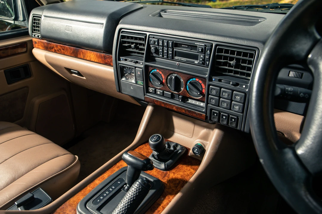 1994 Land Rover Range Rover Classic - Image 10 of 25