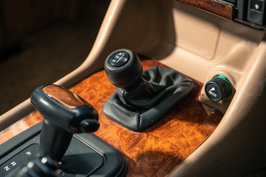1994 Land Rover Range Rover Classic - Image 12 of 25