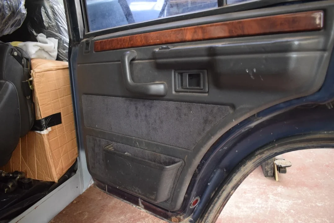 1994 Land Rover Range Rover Classic - Image 18 of 30