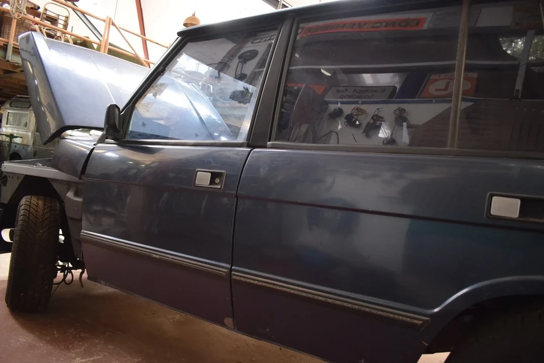 1994 Land Rover Range Rover Classic - Image 13 of 30