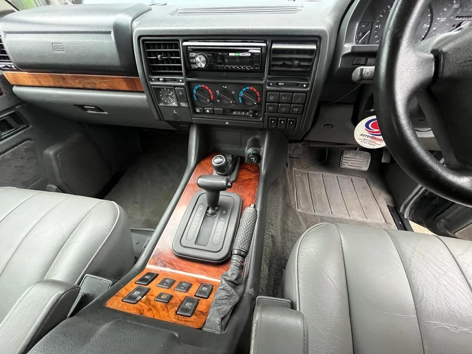 1994 Land Rover Range Rover Classic - Image 24 of 30