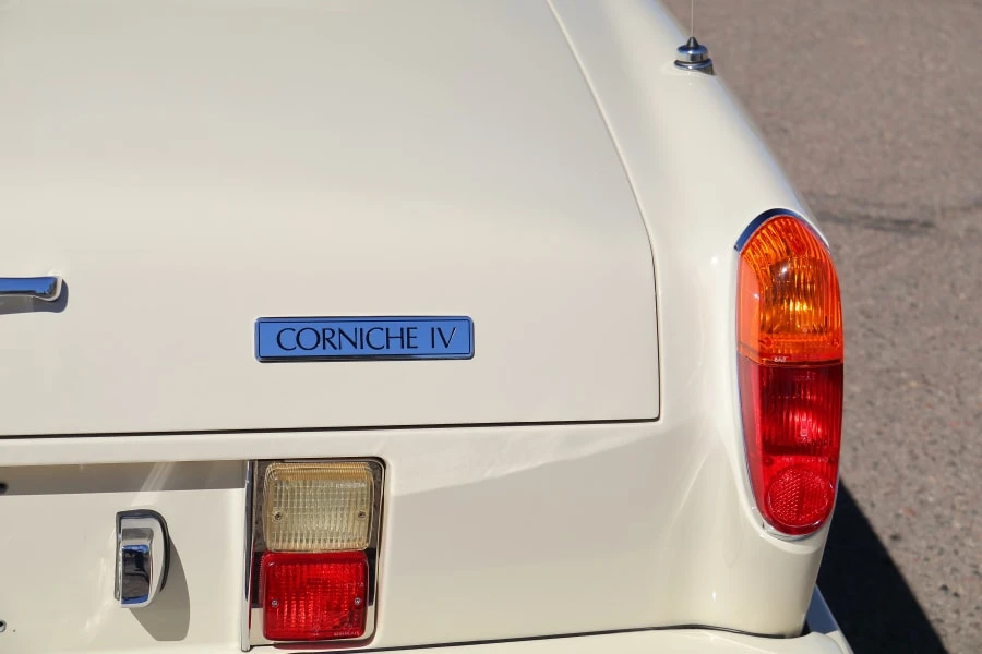 1994 Rolls-Royce Corniche Series IV - Image 10 of 30